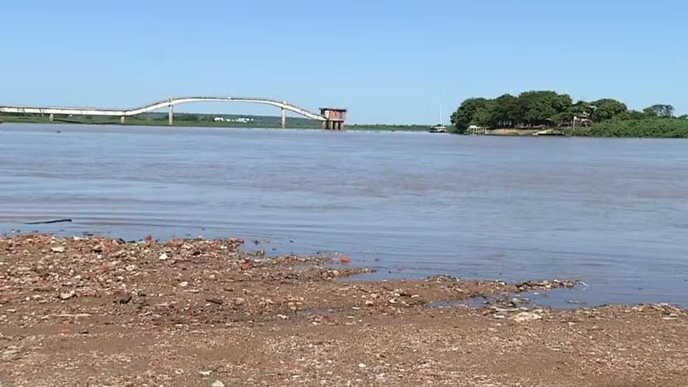 Rio Paraguai completa um mês com níveis positivos, mas cotas ainda estão baixas