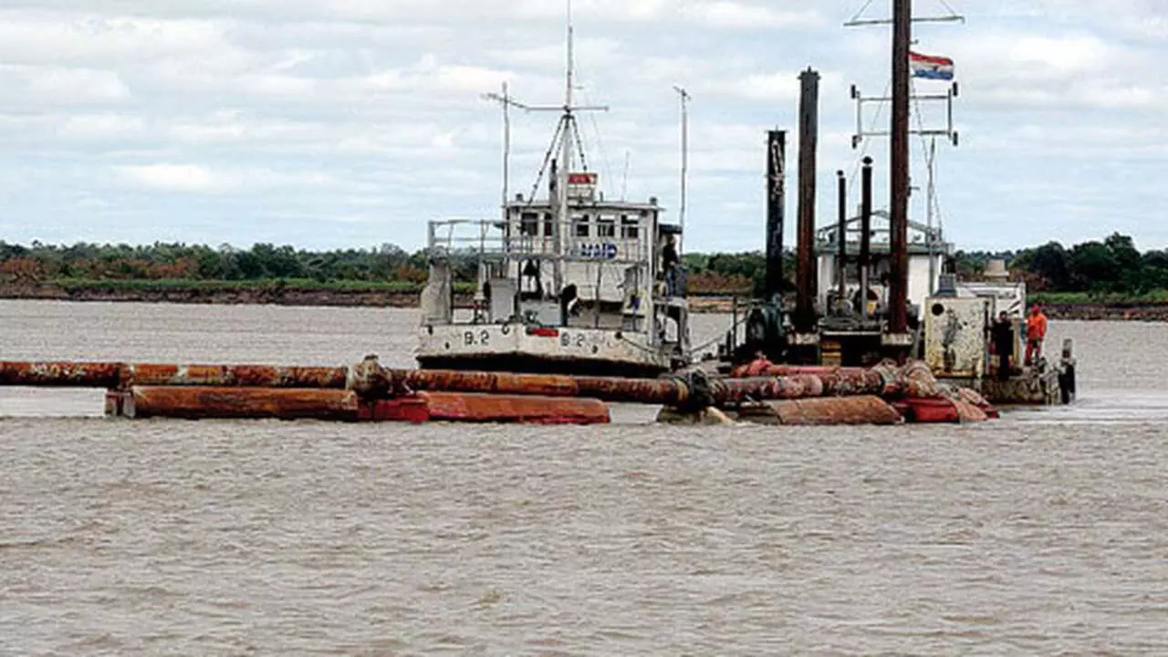 Dragagem inédita no Rio Paraguai em época de clima extremo gera alerta sobre o Pantanal