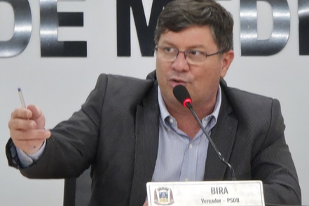 Bira solicita melhorias em praça do Universitário para atender a comunidade