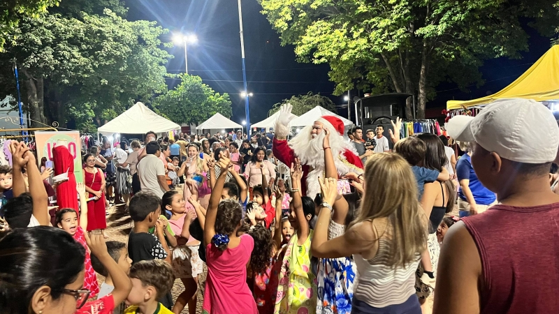 Movimenta Ladário realiza edição natalina e reúne mulheres empreendedoras na Praça da Maria Fumaça