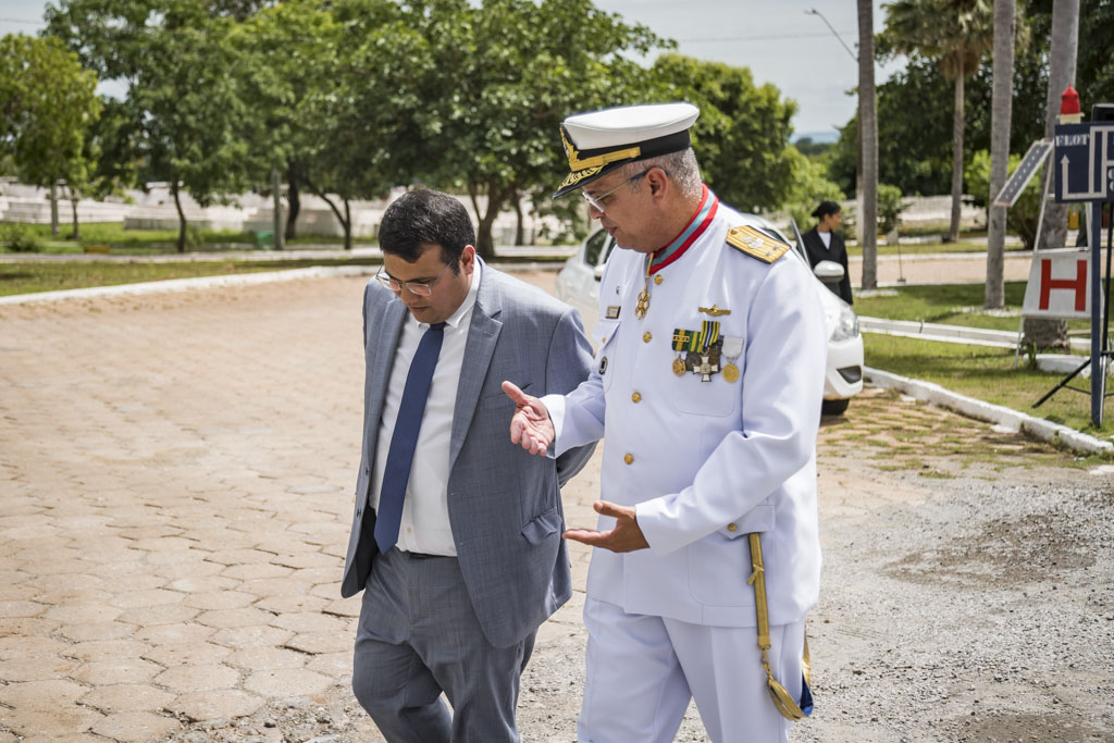 Dr Gabriel destaca cooperação estratégica com a Marinha na troca de comando do 6° Distrito Naval