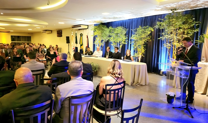 Personalidades recebem títulos de Cidadão Corumbaense no Centro de Convenções