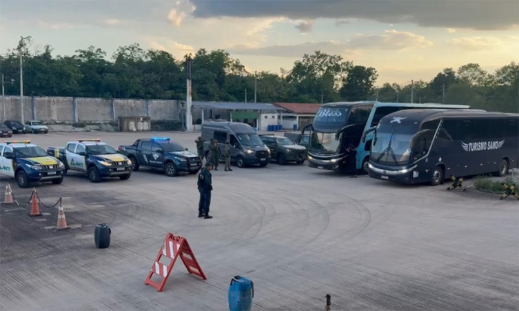 Em ação conjunta, 17 bolivianos são presos após engolirem cápsulas de cocaína