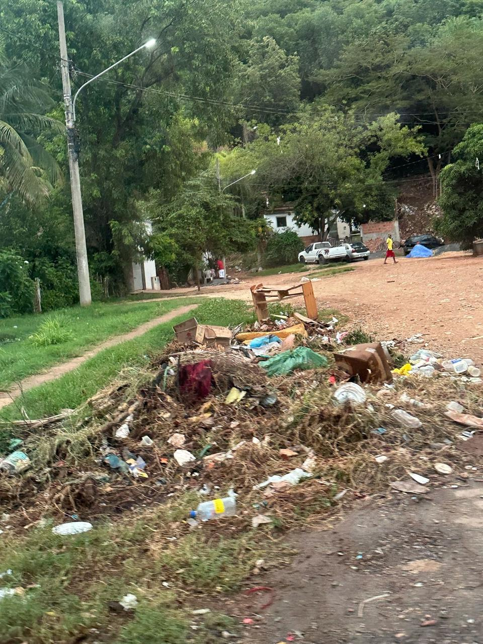 Prefeitura de Corumbá cria WhatsApp para receber denúncias de descarte irregular de lixo, reclamações sobre falta de iluminação e sugestões