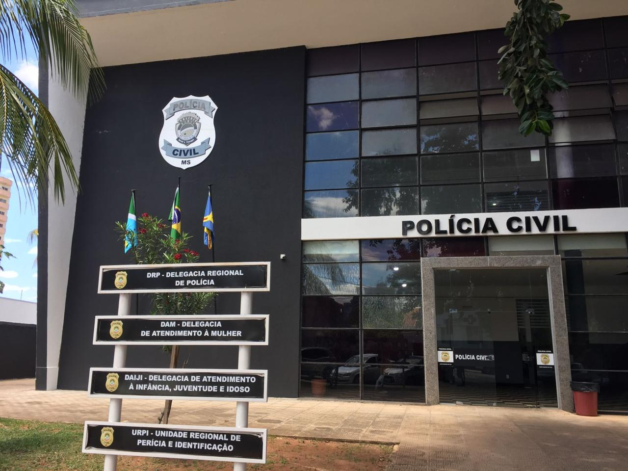 Filho agride e ameaça mãe de morte há semanas em Corumbá